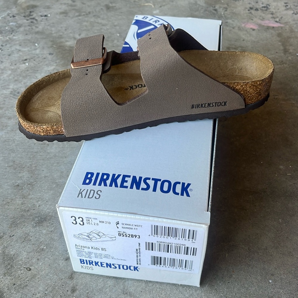 Arizona kids Birkenstocks, mocha color. Size 2Y. Never been worn.